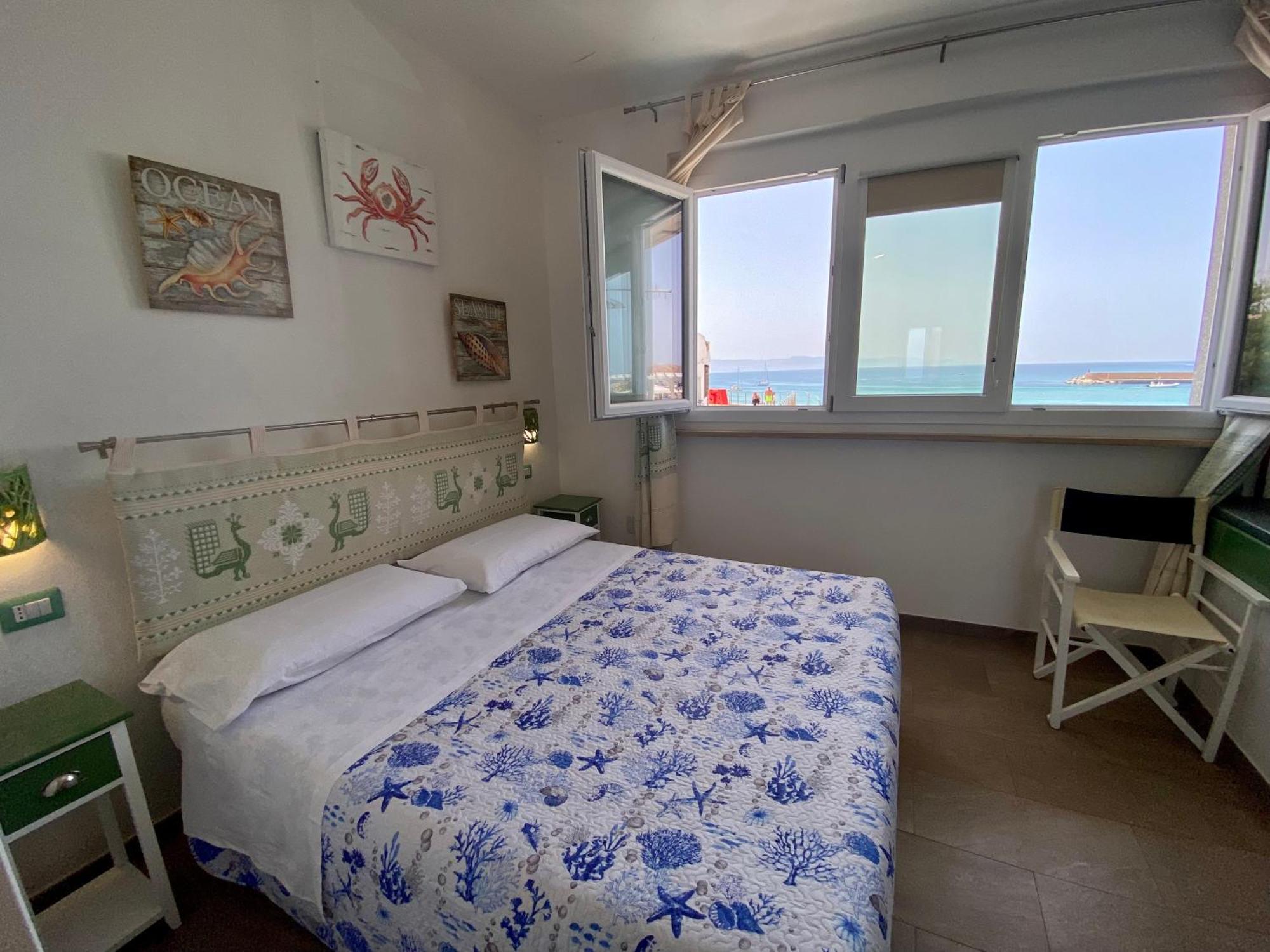 Casetta Al Mare Isola Rossa Szoba fotó